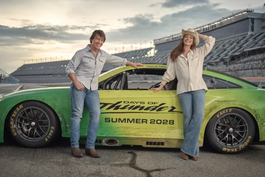 Tom Cruise's Days of Thunder Sequel Finally Has a Release Date and a Surprising Co-Star 51 Tom Cruise and Anne Hathaway in Days of Thunder 2